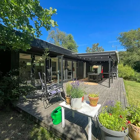 Architect-designed House With Covered Terrace Feriehus